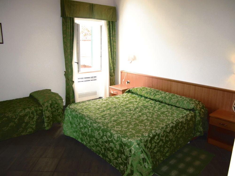 Albergo La Veranda Tavarone Экстерьер фото